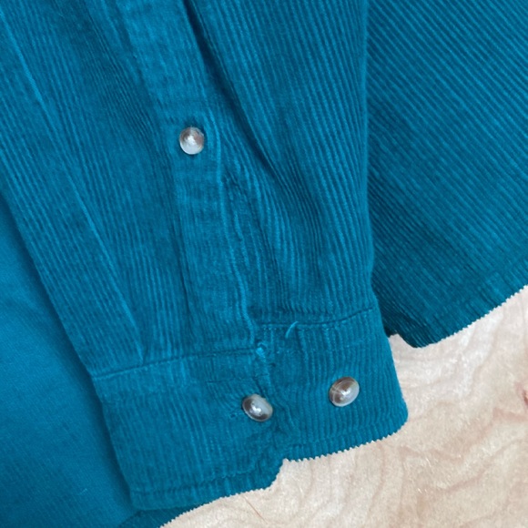 Green corduroy shirt - Picture 8 of 9